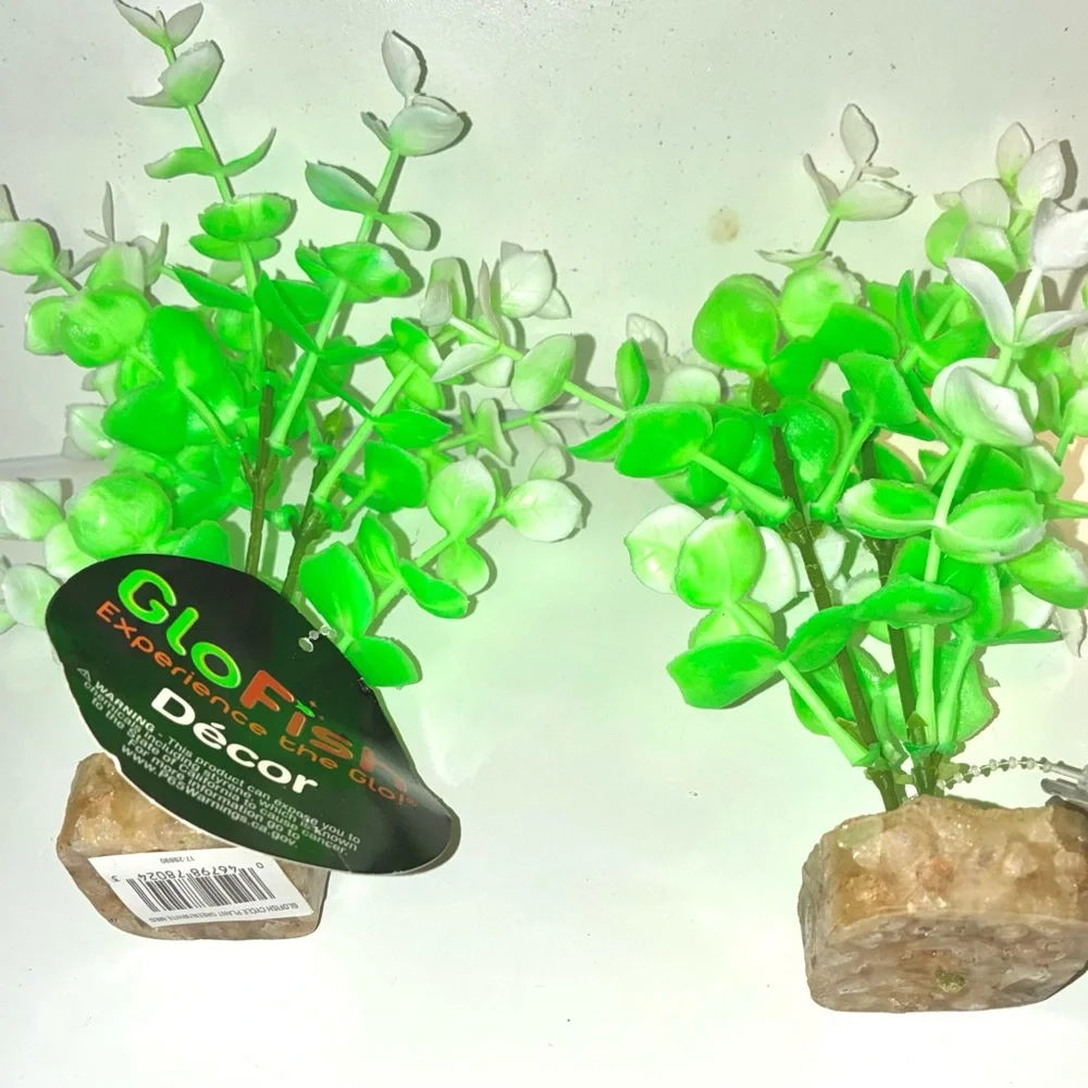 3/$8 (2) GloFish Aquarium Plants Medium